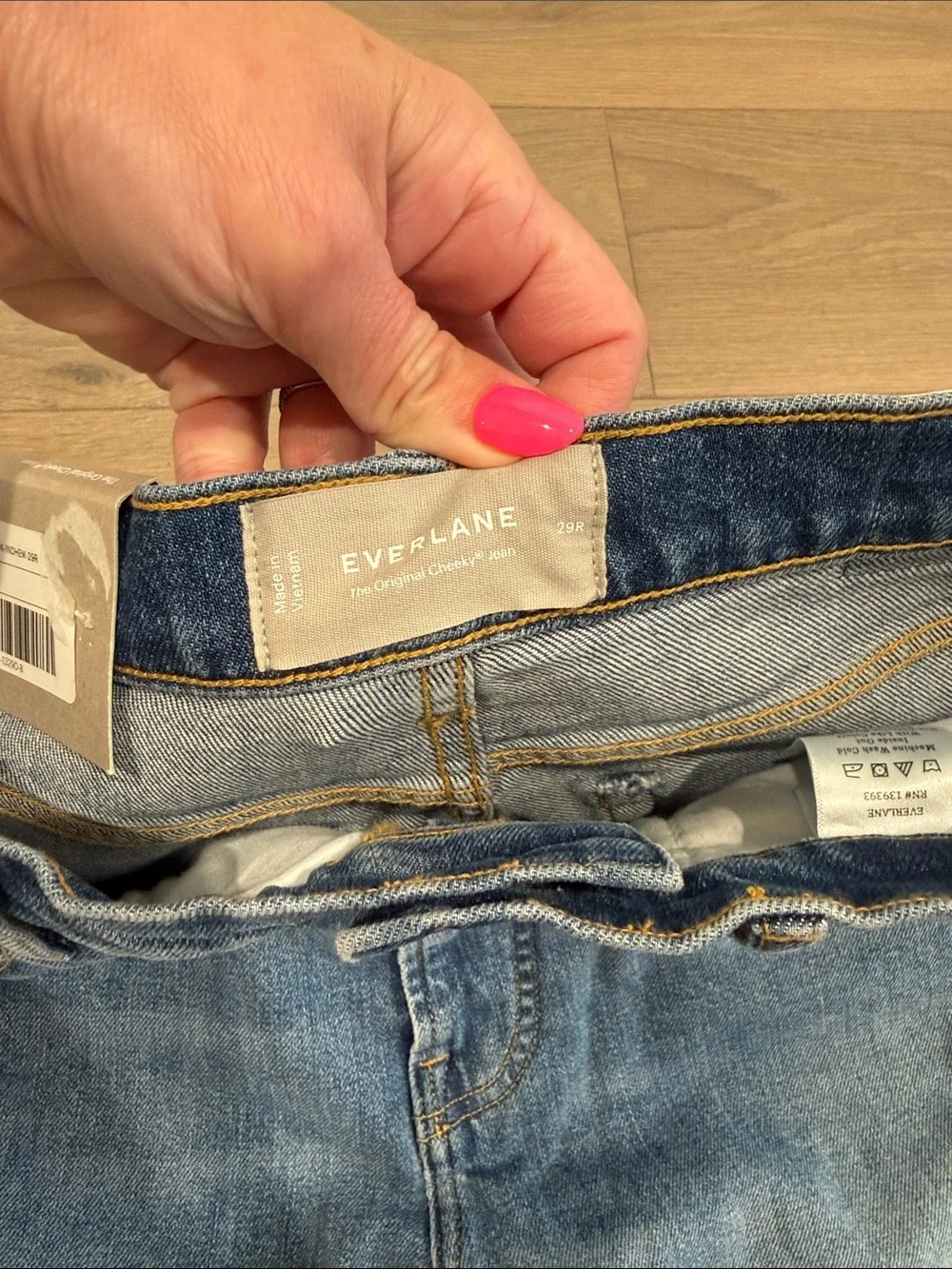 EVERLANE Vintage Washed Original Cheeky Jean Raw Hem Straight Leg Jeans Size 29R